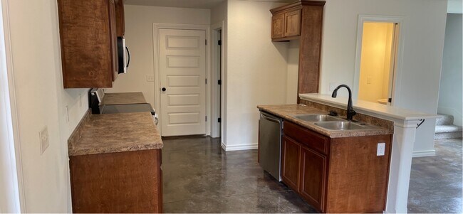 Building Photo - 1405 Crescent Bentonville Crescent