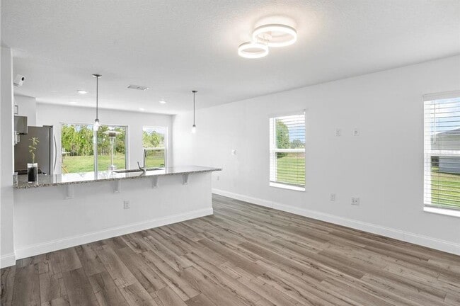 Building Photo - 212 Miles Ct