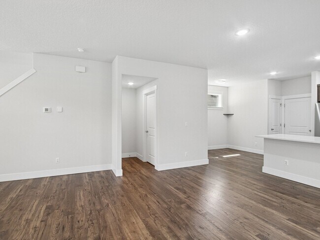 Building Photo - 15212 NW Cosmos St
