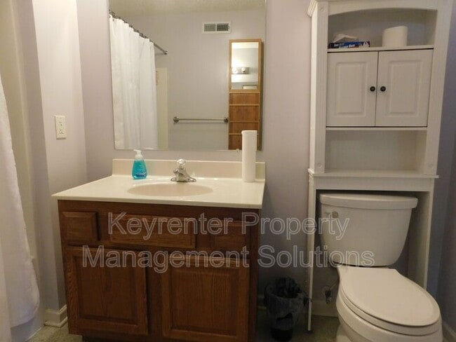Building Photo - 24 Rose Garden Ln