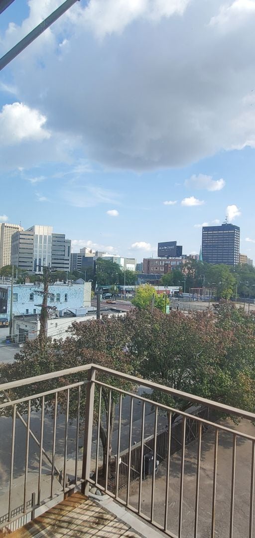 Building Photo - $2,300 - Spacious Loft in Corktown