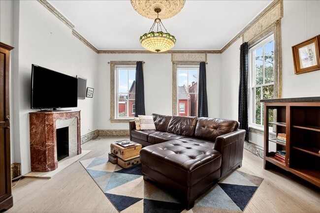 Building Photo - 1010 Allen Ave