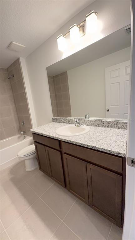 Building Photo - 4 Llobell Pl