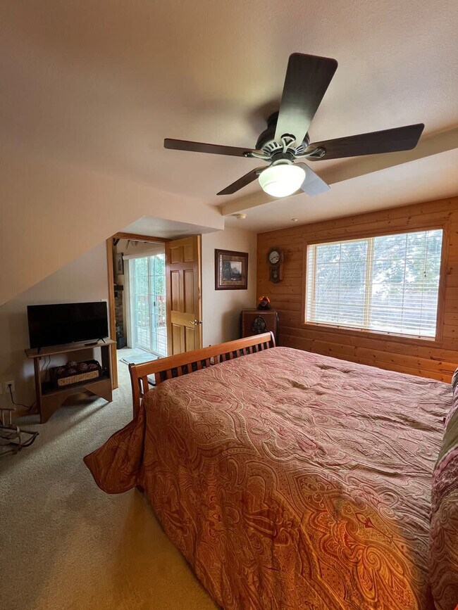 Building Photo - 290 Revett Dr