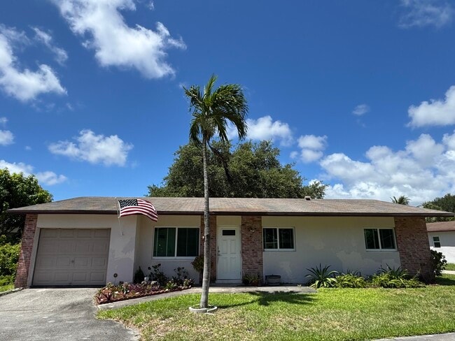 Primary Photo - 2615 SW Natura Ave