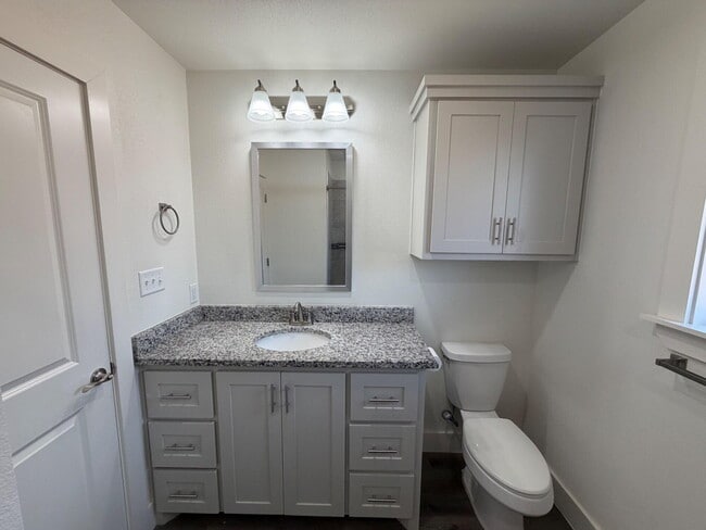 Building Photo - 405 Ranger St