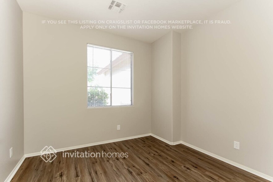 Building Photo - 9526 W Minnezona Ave