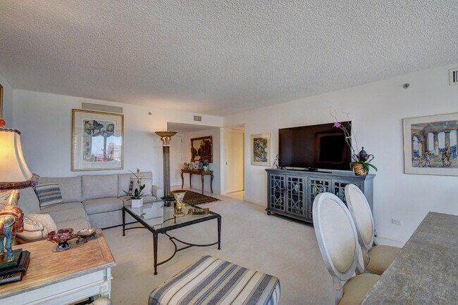 Building Photo - 3210 S Ocean Blvd