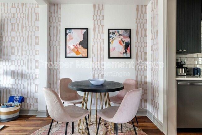 Building Photo - 201 Nassau St