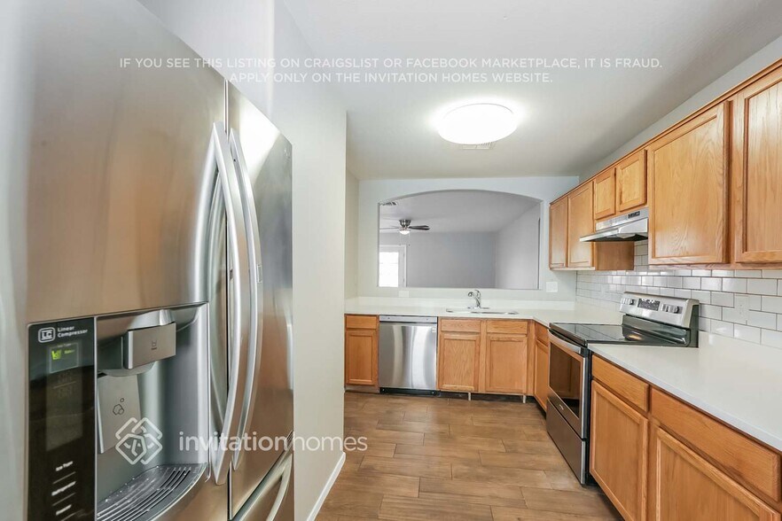 Building Photo - 2430 W Darrel Rd