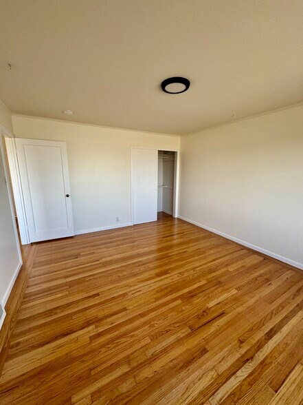 Building Photo - 391 Gambier St