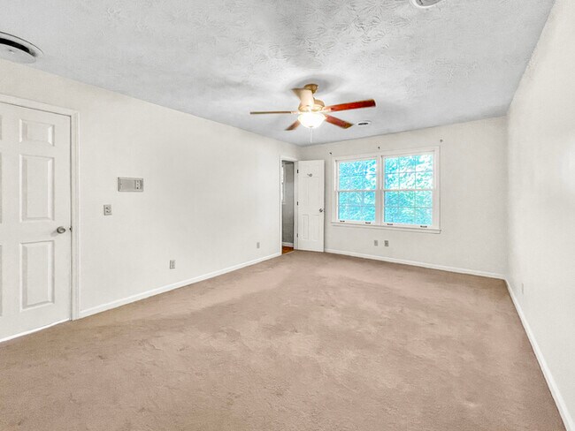 Building Photo - 5-Bed, 2.5-Bath Home with Deck & Covered P...