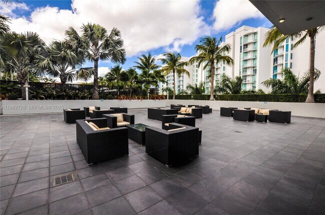 Building Photo - 2950 NE 188th St