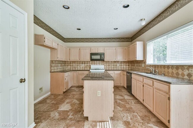Building Photo - 4 br, 2 bath House - 1108 Woodchase Drive