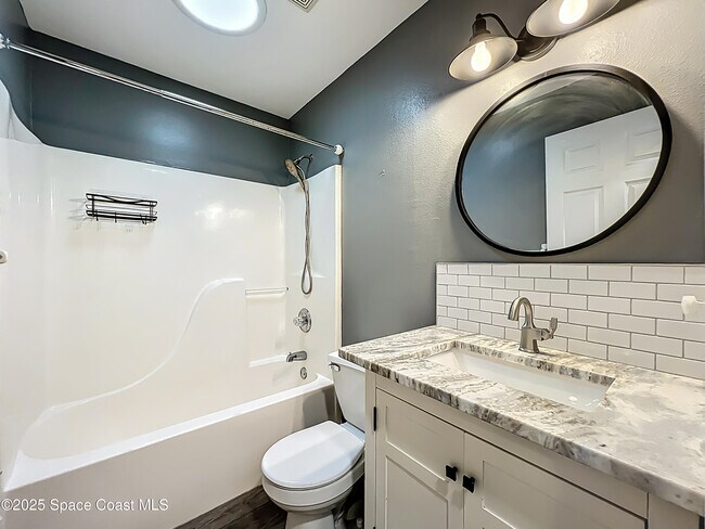 Building Photo - 1342 Richwood Cir
