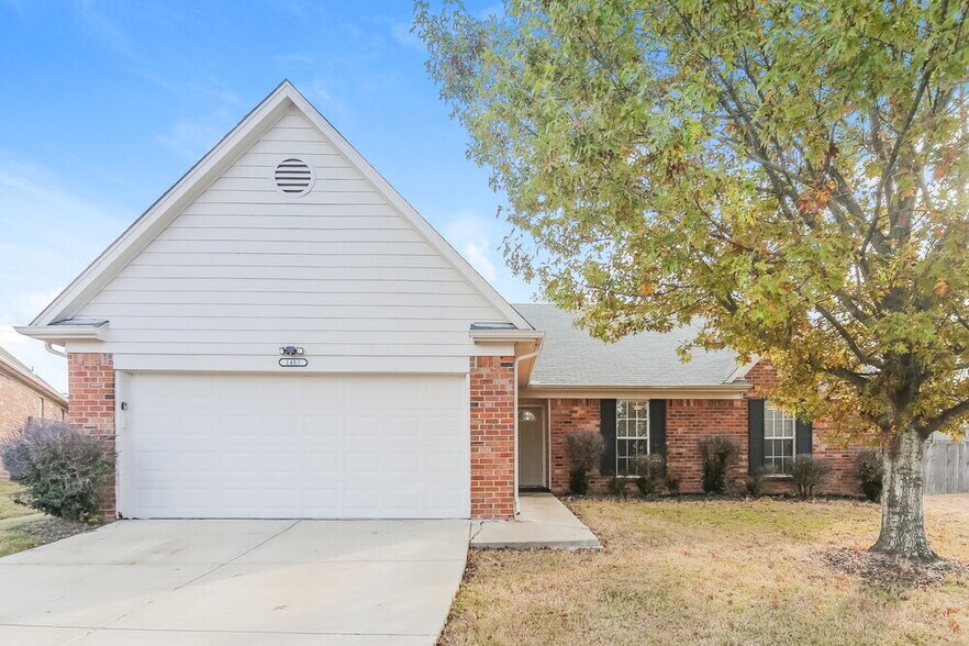 Primary Photo - 1403 Leery Cove