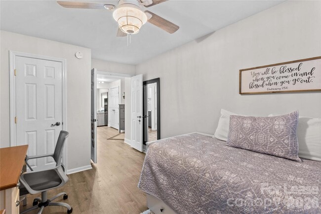 Building Photo - 19843 Henderson Rd