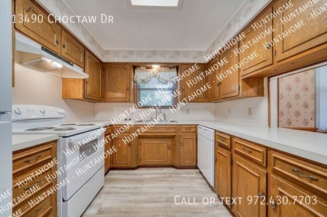 Building Photo - 13490 Choctaw Dr
