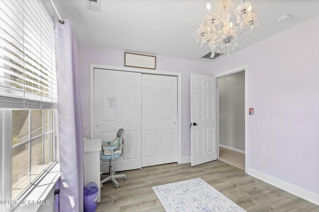 Building Photo - 6 Kindling Way