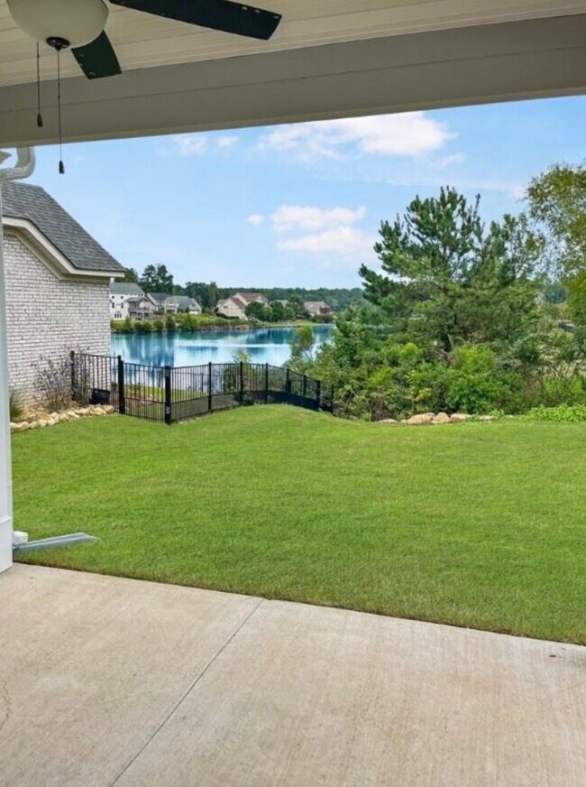 Building Photo - 2115 Teale Ln