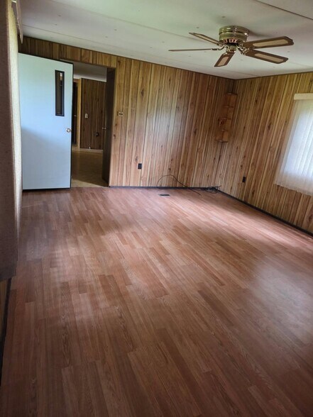 Bedroom - 106 Russell Ln