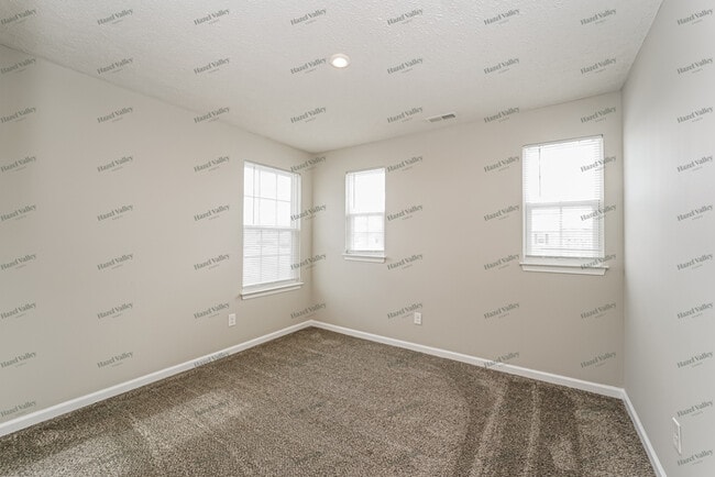 Building Photo - 1604 Crescent Dr