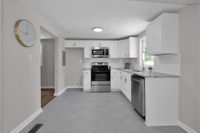 Building Photo - 1613 Halsey Loop