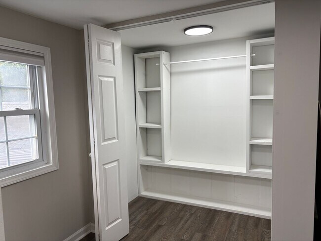 Building Photo - 3 Bedroom, 3 Bathroom House in Winston-Salem!