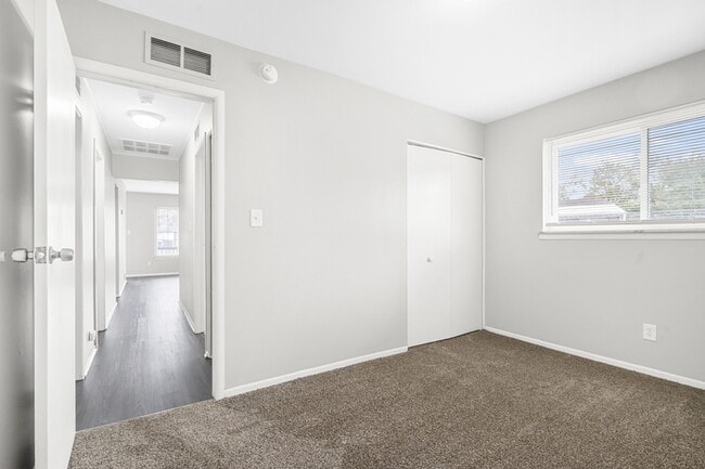 Building Photo - 34000 Fernwood St