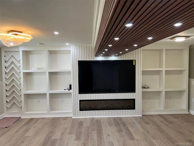 Building Photo - 4 Glen Ct