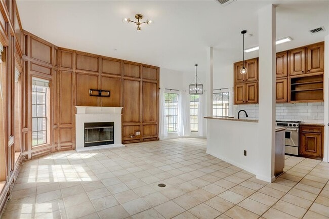 Building Photo - 4815 Willow St