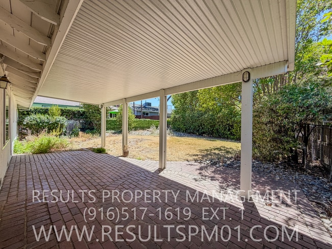 Building Photo - 6936 Brookcrest Way