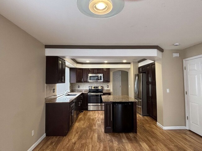 Building Photo - **MOVE-IN SPECIAL: $500 OFF!**