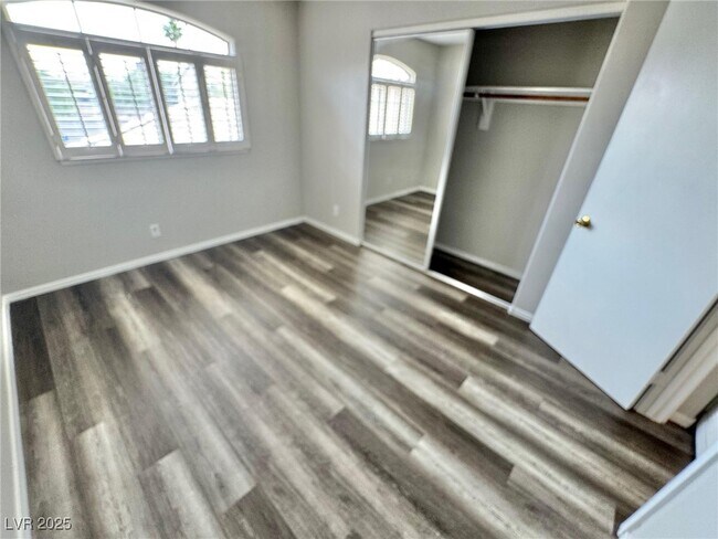 Building Photo - 7556 Violet Vista Ave
