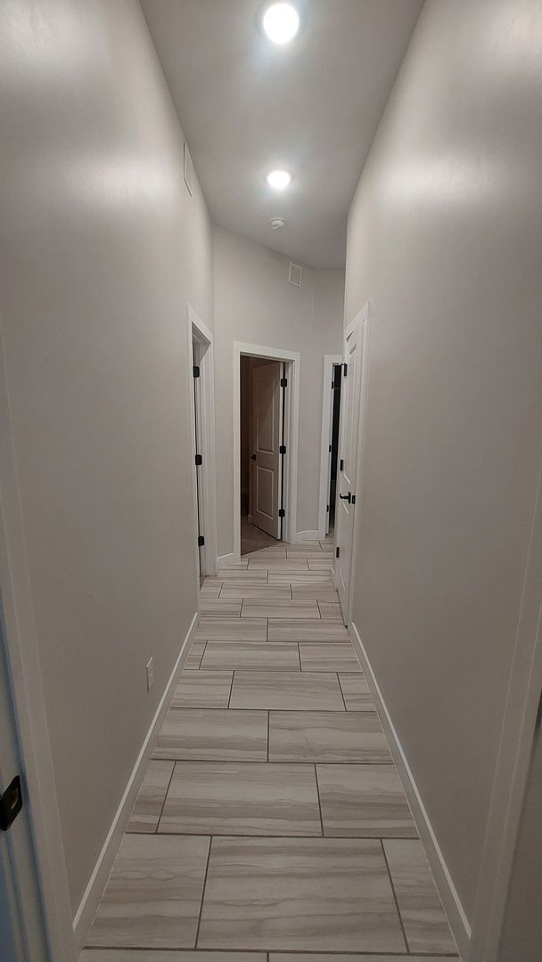 Building Photo - Beautiful 4 bedroom 2.5 bathroom home! READY NOW