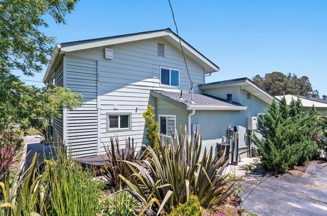 Building Photo - Watsonville: Tranquil Home & Ranch/Farm on...