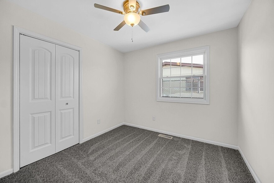 Building Photo - 368 Raven Ct
