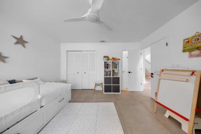 Building Photo - 4117 W Palm Aire Dr