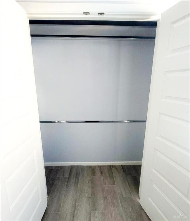 Building Photo - 16 Paola St