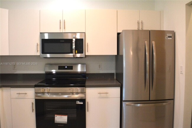 Building Photo - 4402 SW 160th Ave