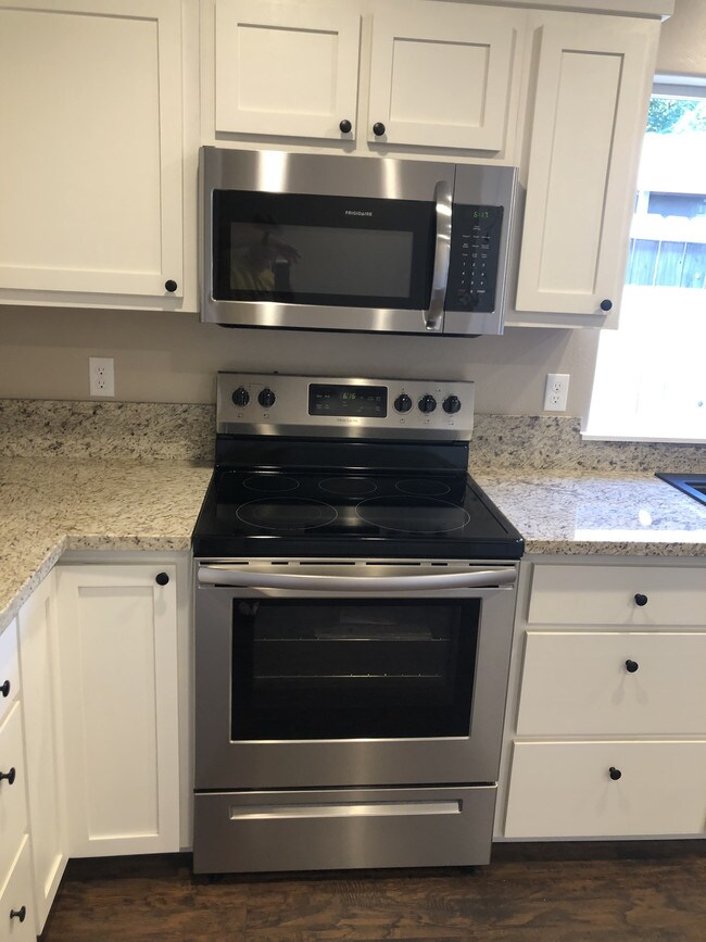 Kitchen - 132 SW Jenn Way