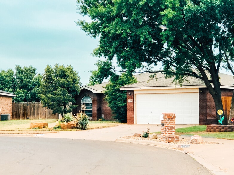 Primary Photo - 6104 7th Dr