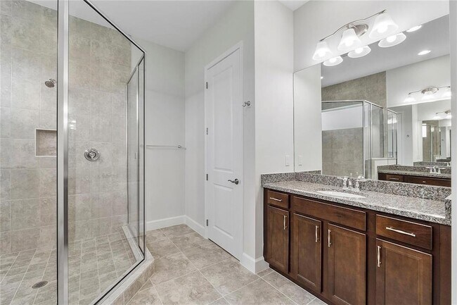 Building Photo - 14929 RedCove Pl