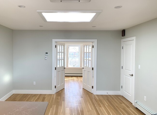 Building Photo - 99-07 Ascan Ave