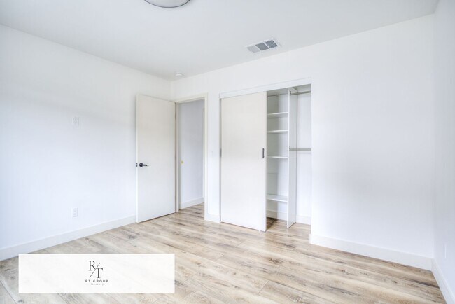 Building Photo - Bright 2BD Back House in Temple City Unified School District – Washer/Dryer Included. Separate En...