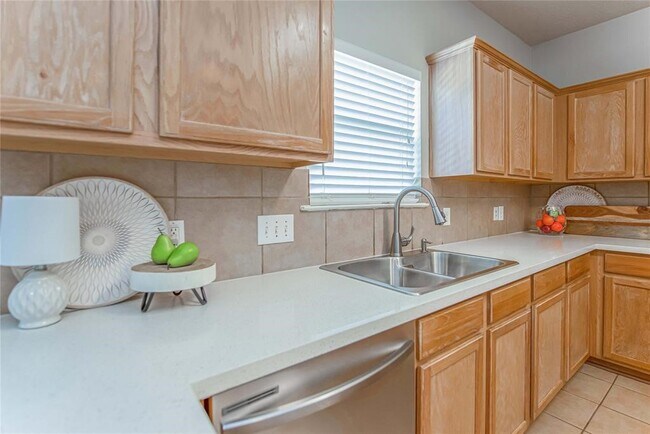 Building Photo - 30111 Luna Lakes Dr