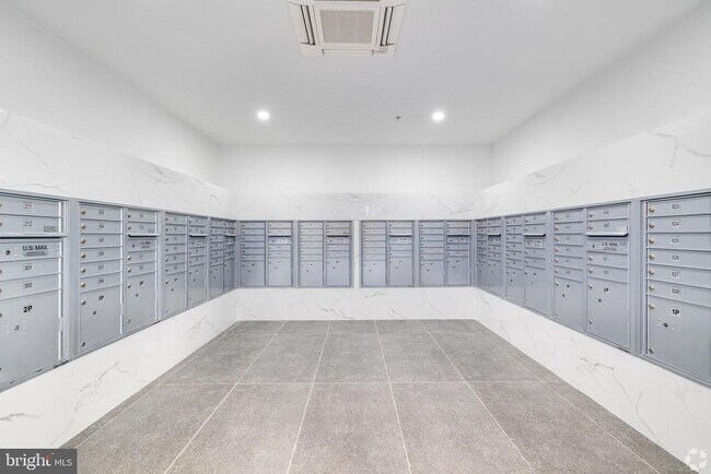 Building Photo - 1201 Vine St