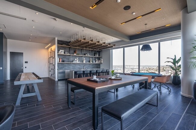 Building Photo - 1 Bedroom Unit at the Nexus Condominiums!