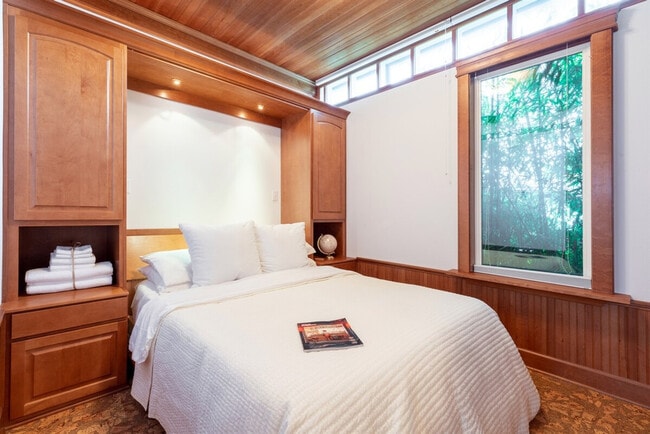 Building Photo - 3202 N 7th St