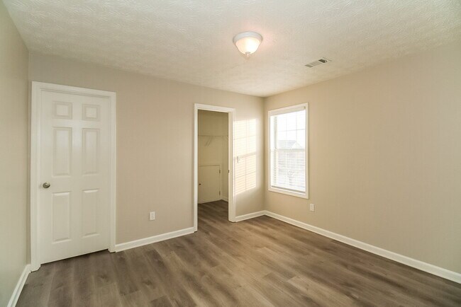 Building Photo - 7567 Winderemere Park